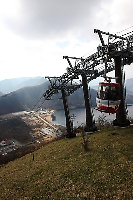 포토 JPG 주간 해외풍경 해외 시설물 아시아 산 풍경 야외 일본 장비 풀 정상 언덕 케이블카 후지산 군마 흐림 탑승객 이바라키 국내포토 자연요소 식물 건축물 나라 날씨 세계문화유산 승차 파일형식