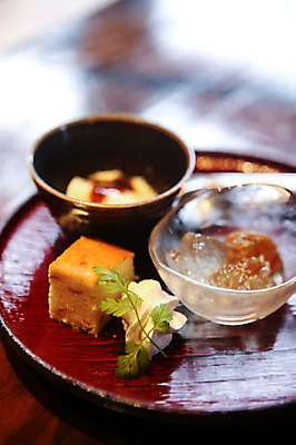 포토 JPG 그릇 식기 접시 음식 백그라운드 채소 디저트 쟁반 요리 근접촬영 사람없음 아웃포커스 장식 일본음식 국내포토 뷰포인트 촬영기법 파일형식