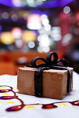 포토 JPG 그릇 식기 접시 음식 백그라운드 디저트 조명 요리 근접촬영 사람없음 아웃포커스 장식 빛 케이크 케익모양 국내포토 모양 뷰포인트 촬영기법 파일형식