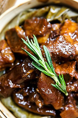 포토 JPG 그릇 식기 음식 백그라운드 채소 통 육류 요리 근접촬영 사람없음 아웃포커스 장식 중식 찜 퓨전요리 찜기 갈비찜 국내포토 뷰포인트 식재료 주방용품 촬영기법 갈비 파일형식