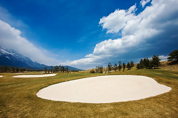 포토 JPG 주간 나무 식물 구름 해외풍경 해외 아시아 모래 스포츠 스포츠시설 골프장 하늘 산 풍경 잔디 사람없음 야외 맑음 중국 경기장 벙커 풀 만년설 운남성 리장 위롱쉐산 국내포토 자연요소 나라 골프 날씨 성 시설 파일형식