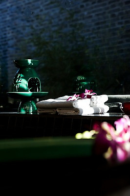 포토 JPG 해외 꽃 아시아 백그라운드 실내 사람없음 아웃포커스 수건 위생용품 뷰티 스파 중국 미용용품 준비 리장 국내포토 식물 나라 생활용품 촬영기법 내부 오브젝트 파일형식