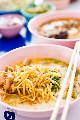 포토 JPG 그릇 식기 접시 음식 백그라운드 채소 젓가락 요리 근접촬영 사람없음 아웃포커스 전통음식 면류 면 국물 면발 국내포토 전통 뷰포인트 촬영기법 수저 파일형식