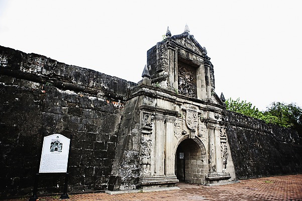 포토 JPG 주간 해외풍경 해외 시설물 아시아 외국문화 출입구 이끼 필리핀 풍경 사람없음 야외 관광지 문화재 빈티지 성 감옥 성벽 곰팡이 군사기지 마닐라 산티아고요새 국내포토 자연요소 건축물 나라 문화 여행 컨셉 군대 동남아시아 파일형식