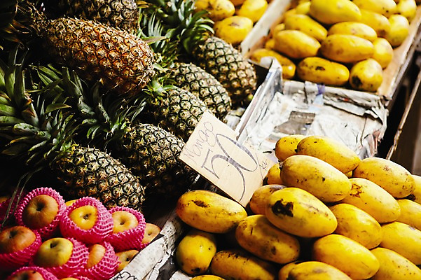 포토 JPG 해외풍경 해외 열매 아시아 백그라운드 과일 필리핀 사람없음 야외 판매 상점 전시 다양 시장 상품 파인애플 열대과일 가격표 망고 국내포토 식물 나라 다수 풍경 동남아시아 파일형식