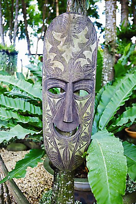 포토 JPG 주간 나무 해외풍경 해외 아시아 전통문화 잎 가면 필리핀 풍경 사람없음 야외 목재 정원 숲 공예품 목각 목공예품 팔라완 국내포토 자연요소 식물 전통 나라 문화 재료 동남아시아 공예 파일형식