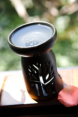 포토 JPG 주간 해외풍경 해외 아시아 백그라운드 잔 풍경 사람없음 야외 아웃포커스 장식 물 중국 도자기 물컵 공예품 담기 운남성 리장 반얀트리 수공예품 국내포토 자연요소 식기 나라 모션 촬영기법 컵 성 공예 파일형식