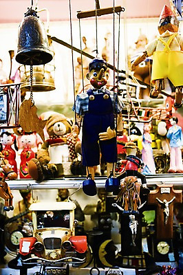 포토 JPG 인형 생활용품 한국 실내 사람없음 장난감 판매 상점 전시 다양 시장 상품 모빌 낙원상가 종로 피노키오 국내포토 아시아 다수 동화 서울 내부 아기용품 오브젝트 파일형식