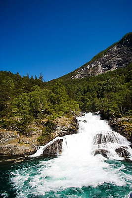 포토 JPG 주간 나무 식물 해외풍경 유럽 유럽풍경 자연 북유럽 노르웨이 풍경 사람없음 야외 폭포 돌_바위 바위 피오르 국내포토 자연요소 해외 나라 생태계 지형 파일형식