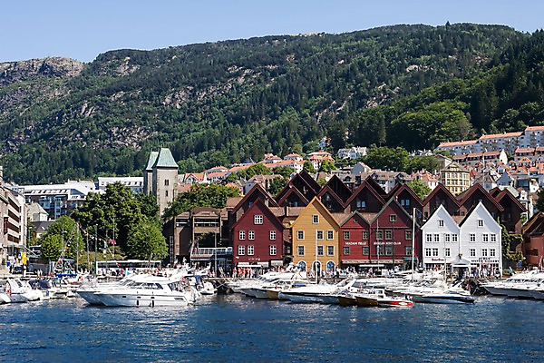 포토 JPG 주간 나무 식물 해외풍경 건축물 건축 유럽 바다 고건축 요트 유럽풍경 자연 북유럽 노르웨이 풍경 사람없음 야외 건물 항구 베르겐 선박 국내포토 자연요소 해외 나라 수상교통 배_교통 교통시설 생태계 파일형식