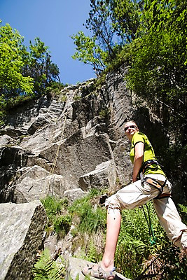 포토 JPG 주간 외국인 나무 식물 해외풍경 여자 유럽 스포츠 유럽풍경 자연 산 북유럽 노르웨이 한명 사람 풍경 성인 야외 등산 돌_바위 바위 암벽 암벽등반 클라이밍 플뢰옌 여자만 여자한명만 성인여자만 성인만 국내포토 자연요소 1 해외 나라 인종 트래킹 등반 생태계 파일형식