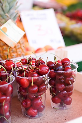 포토 JPG 주간 열매 유럽 백그라운드 과일 북유럽 노르웨이 사람없음 야외 컵 판매 체리 종이컵 국내포토 자연요소 식물 식기 나라 일회용 파일형식