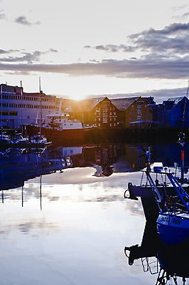 포토 JPG 해외풍경 건축물 건축 유럽 바다 유럽풍경 북유럽 노르웨이 풍경 사람없음 야외 노을 일몰 백야 트롬쇠 국내포토 자연요소 해외 나라 파일형식