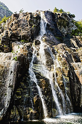 포토 JPG 주간 해외풍경 유럽 유럽풍경 자연 북유럽 노르웨이 풍경 사람없음 야외 관광지 폭포 돌_바위 바위 뤼세피오르 피오르 국내포토 자연요소 해외 나라 여행 생태계 지형 파일형식
