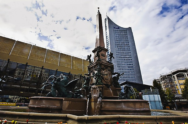 포토 JPG 주간 구름 해외풍경 건축물 건축 유럽 유럽풍경 하늘 독일 풍경 사람없음 야외 관광지 조형물 게반트하우스 라이프치히 국내포토 자연요소 해외 나라 여행 미술 파일형식