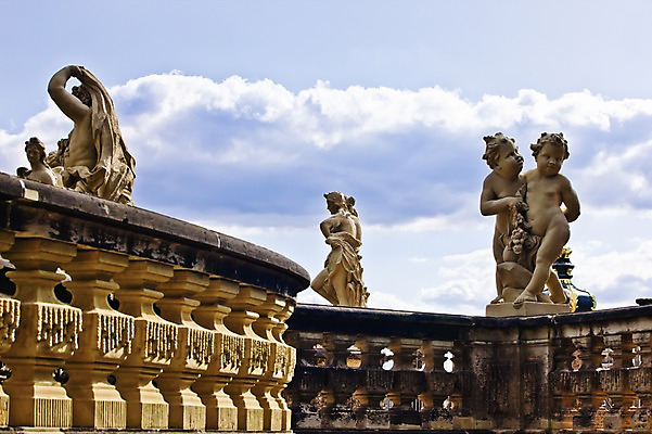 포토 JPG 주간 구름 해외풍경 건축물 건축 유럽 유럽풍경 하늘 독일 풍경 사람없음 야외 관광지 조형물 궁전 츠빙거궁전 국내포토 자연요소 해외 나라 여행 고건축 미술 파일형식