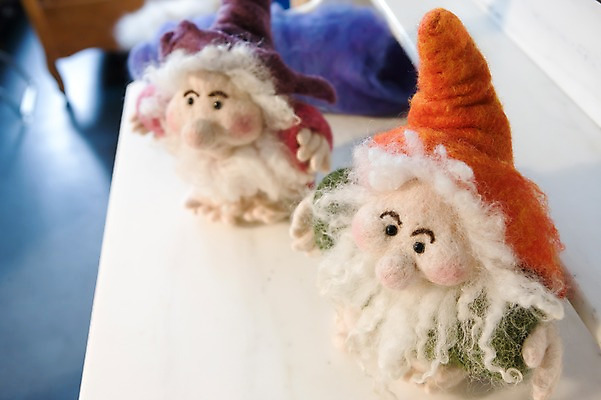 포토 JPG 전통 해외 유럽 문화 예술 인형 실내 사람없음 아웃포커스 장식 전시 공예 솜 스위스 오브젝트 공예품 전통인형 수공예품 국내포토 나라 촬영기법 취미 내부 파일형식