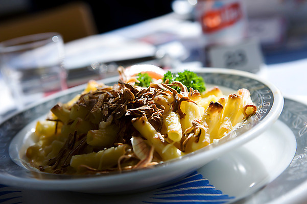 포토 JPG 그릇 식기 접시 음식 백그라운드 채소 탁자 잔 감자 파슬리 요리 근접촬영 사람없음 아웃포커스 장식 컵 감자튀김 감자요리 국내포토 뷰포인트 가구 촬영기법 튀김 파일형식