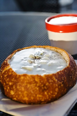 포토 JPG 그릇 식기 접시 음식 빵 백그라운드 탁자 요리 근접촬영 사람없음 아웃포커스 수프 크림 크림스프 국내포토 뷰포인트 가구 촬영기법 파일형식