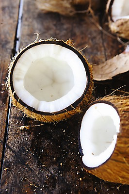 포토 JPG 주간 식물 해외풍경 해외 열매 백그라운드 과일 풍경 사람없음 야외 갈색 껍질 자르기 코코넛 세이셸 과육 국내포토 자연요소 컬러 모션 아프리카 파일형식