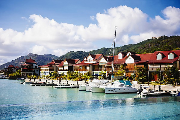 포토 JPG 주간 구름 해외풍경 해외 건축물 건축 교통수단 바다 백그라운드 고건축 요트 자연 하늘 산 주택 풍경 해변 사람없음 야외 건물 마을 항구 보트 댐 휴양지 인도양 세이셸 마리나 선박 국내포토 자연요소 공공시설 교통 수상교통 배_교통 교통시설 아프리카 장소 생태계 파일형식