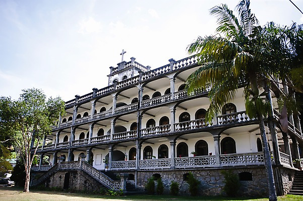 포토 JPG 주간 나무 식물 해외풍경 해외 건축물 종교 로우앵글 종교시설 하늘 풍경 사람없음 야외 건물 교회 세이셸 국내포토 자연요소 건축 뷰포인트 아프리카 시설 파일형식