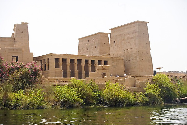 포토 JPG 주간 나무 식물 해외풍경 해외 건축물 건축 외국문화 백그라운드 유적 중동 신전 이집트 풍경 사람없음 야외 건물 물 강 아스완 국내포토 자연요소 전통 나라 문화 고건축 아프리카 파일형식