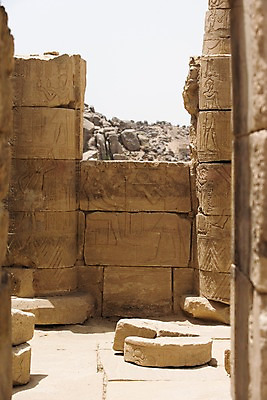 포토 JPG 주간 문자 해외풍경 해외 건축물 기호 건축 외국문화 백그라운드 유적 중동 이집트 풍경 사람없음 야외 건물 돌_바위 바위 벽화 아스완 국내포토 자연요소 전통 나라 문화 아프리카 그림 파일형식