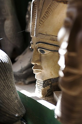 포토 JPG 주간 해외풍경 해외 건축 조각 외국문화 백그라운드 유적 중동 이집트 풍경 근접촬영 사람없음 야외 아웃포커스 장식 조각상 피규어 룩소르 파라오 조각_조소 국내포토 자연요소 전통 나라 문화 뷰포인트 아프리카 촬영기법 조형물 미니어처 조소 파일형식