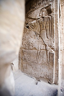 포토 JPG 주간 모양 문자 해외풍경 해외 건축물 기호 건축 벽 외국문화 백그라운드 유적 중동 이집트 풍경 사람없음 야외 아웃포커스 피규어 벽화 그림 룩소르 국내포토 자연요소 전통 나라 문화 아프리카 촬영기법 미니어처 파일형식