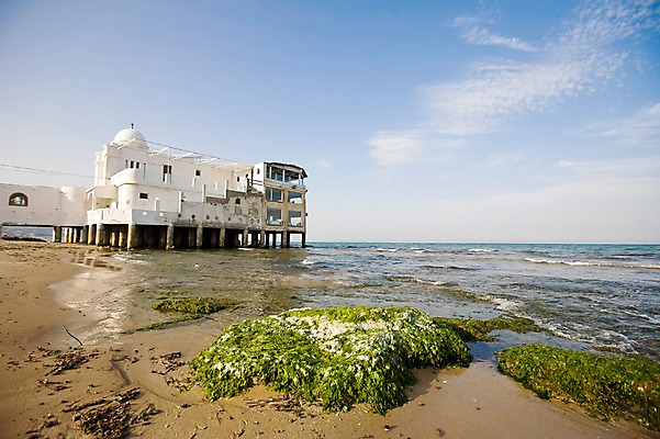 포토 JPG 주간 구름 해외풍경 해외 건축물 바다 아프리카 하늘 풍경 해변 사람없음 야외 건물 식당 레스토랑 맑음 왕궁 튀니지 국내포토 자연요소 건축 나라 날씨 상점 궁전 파일형식