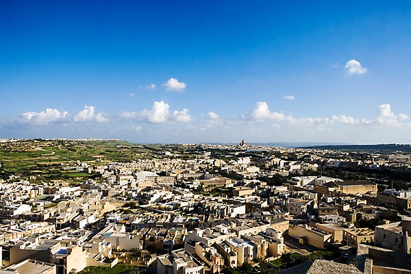 포토 JPG 주간 구름 해외풍경 해외 건축물 하늘 주택 풍경 사람없음 야외 건물 관광지 도시풍경 맑음 도시 지중해 몰타 고조 국내포토 자연요소 건축 유럽 바다 여행 날씨 파일형식