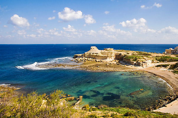 포토 JPG 주간 나무 식물 구름 해외풍경 해외 파도 바다 외국문화 섬 백그라운드 자연 하늘 풍경 해변 사람없음 야외 지중해 휴양지 몰타 고조 국내포토 자연요소 유럽 문화 장소 생태계 파일형식