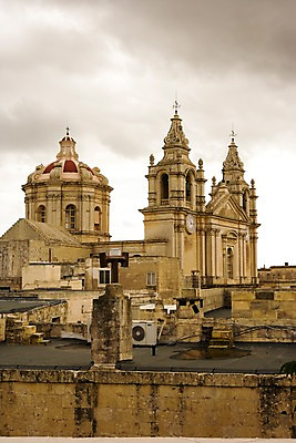 포토 JPG 주간 구름 해외풍경 해외 건축물 외국문화 고건축 하늘 풍경 사람없음 야외 성당 도시 몰타 흐림 라임스톤 임디나 국내포토 자연요소 건축 유럽 문화 종교건축 날씨 파일형식