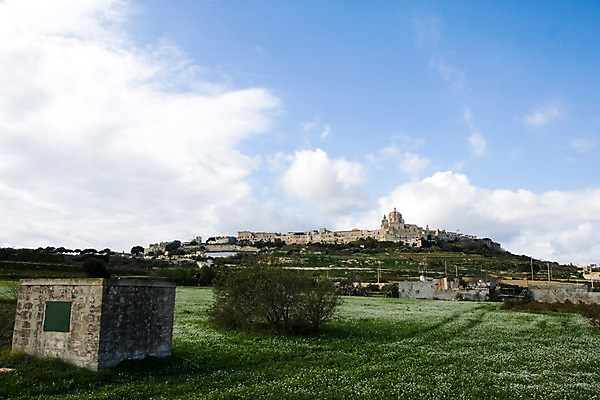 포토 JPG 주간 구름 해외풍경 해외 건축물 외국문화 여행 자연 하늘 풍경 사람없음 야외 관광지 맑음 도시 성 언덕 몰타 임디나 국내포토 자연요소 건축 유럽 문화 날씨 생태계 파일형식