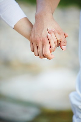 포토 JPG 주간 라이프스타일 손 딸 행복 어린이 신체 가족 물놀이 사람 성인 야외 두명 아웃포커스 신체부위 소풍 계곡 손잡기 아빠 즐거움 팔 부녀 국내포토 자연요소 감정 관계 모션 놀이 촬영기법 생활 야외활동 파일형식