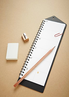 포토 JPG 스튜디오촬영 교육 백그라운드 실내 사람없음 필기구 연필 다이어리 달력 날짜 계획 오브젝트 지우개 클립 스케줄러 연필깎이 국내포토 컨셉 문구용품 학용품 내부 사무용품 파일형식