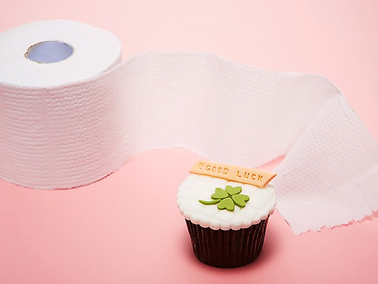 포토 JPG 스튜디오촬영 백그라운드 응원 실내 선물 사람없음 케이크 수능 시험 행운 화장지 네잎클로버 클로버 두루마리 오브젝트 국내포토 식물 교육 컨셉 디저트 내부 파일형식