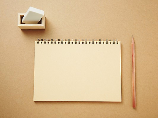 포토 JPG 스튜디오촬영 배너 교육 종이 백그라운드 안내 사각프레임 프레임 알림판 실내 사람없음 필기구 연필 공책 알림 오브젝트 지우개 연습장 국내포토 문구용품 학용품 내부 사각형 파일형식