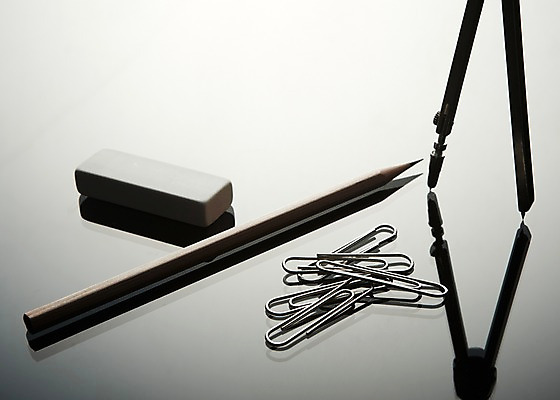 포토 JPG 스튜디오촬영 교육 백그라운드 문구용품 학용품 실내 사람없음 필기구 연필 반사 오브젝트 지우개 클립 컴파스 국내포토 내부 파일형식