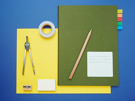 포토 JPG 스튜디오촬영 배너 교육 종이 백그라운드 학용품 안내 사각프레임 프레임 알림판 실내 사람없음 필기구 연필 꼬리표 공책 알림 오브젝트 지우개 테이프 도화지 컴파스 연필깎이 국내포토 문구용품 내부 라벨 사각형 파일형식