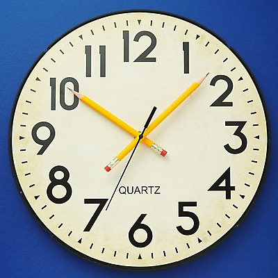 포토 JPG 스튜디오촬영 교육 시계 백그라운드 실내 사람없음 필기구 연필 시간 시곗바늘 오브젝트 분침 시침 초침 국내포토 문구용품 학용품 내부 파일형식