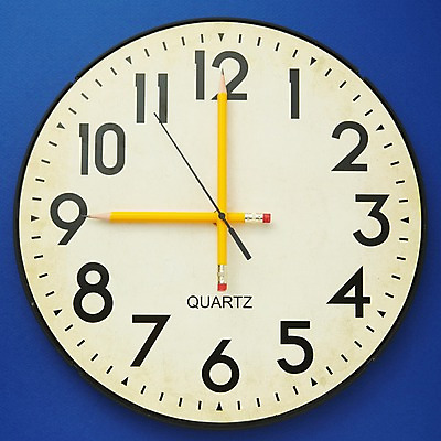 포토 JPG 스튜디오촬영 교육 시계 백그라운드 실내 사람없음 필기구 연필 시간 시곗바늘 오브젝트 분침 시침 초침 국내포토 문구용품 학용품 내부 파일형식