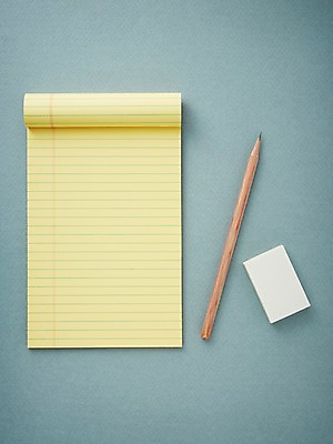 포토 JPG 스튜디오촬영 배너 교육 백그라운드 안내 사각프레임 프레임 광고판 알림판 실내 사람없음 필기구 연필 공책 메모지 알림 오브젝트 지우개 연습장 국내포토 문구용품 학용품 내부 사각형 사무용품 판 파일형식