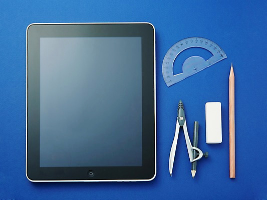 포토 JPG 스튜디오촬영 교육 백그라운드 문구용품 학용품 실내 자 사람없음 스마트기기 태블릿 필기구 연필 오브젝트 지우개 각도기 모양자 국내포토 내부 전자제품 파일형식