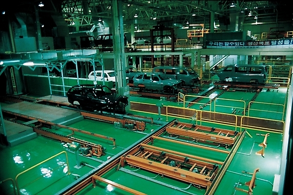 포토 시설물 현대건축 산업 육상교통 교통수단 교통 공장 공업 자동차 실내 사람없음 내부 기계 시설 산업시설 설비 국내포토 건축물 건축 파일형식