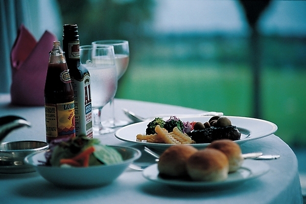 포토 주간 음식 빵 탁자 디저트 사람없음 야외 컵 식사 샐러드 물컵 모닝빵 국내포토 자연요소 식기 가구 파일형식