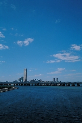 포토 JPG 주간 백그라운드 자연 하늘 서울 한국 풍경 사람없음 야외 도시 한강 63빌딩 가교 국내포토 자연요소 건축물 아시아 빌딩 생태계 랜드마크 파일형식