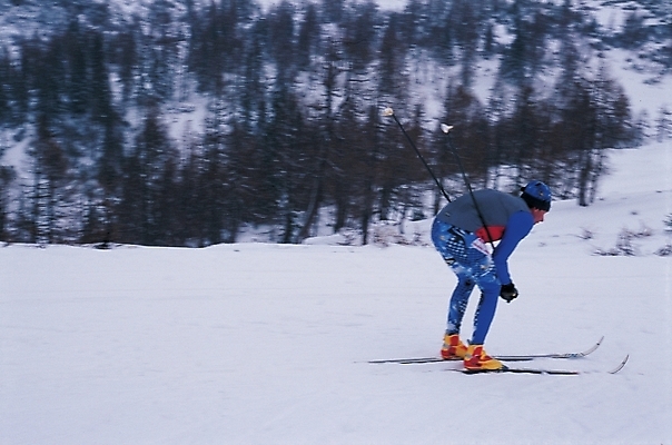 포토 JPG 주간 나무 식물 웰빙 남자 스포츠 겨울 레저 스키 겨울스포츠 산 한명 사람 20대 성인 야외 레포츠 용평 용평스키장 남자만 남자한명만 성인남자만 청년만 청년남자만 청년남자한명만 성인한명만 성인남자한명만 성인만 국내포토 자연요소 1 계절 스키장 청년 평창 파일형식