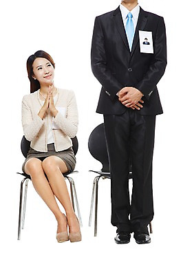 포토 JPG 스튜디오촬영 전신 직업 우먼라이프 라이프스타일 여자 남자 의자 비즈니스 실내 서기 미소 웃음 누끼 사람 앉기 동양인 정장 20대 성인 두명 앞모습 한국인 구직 직장인 비즈니스맨 비즈니스우먼 목표 면접 열정 청년만 성인만 국내포토 옷 감정 뷰포인트 가구 컨셉 모션 표정 인종 청년 내부 생활 파일형식